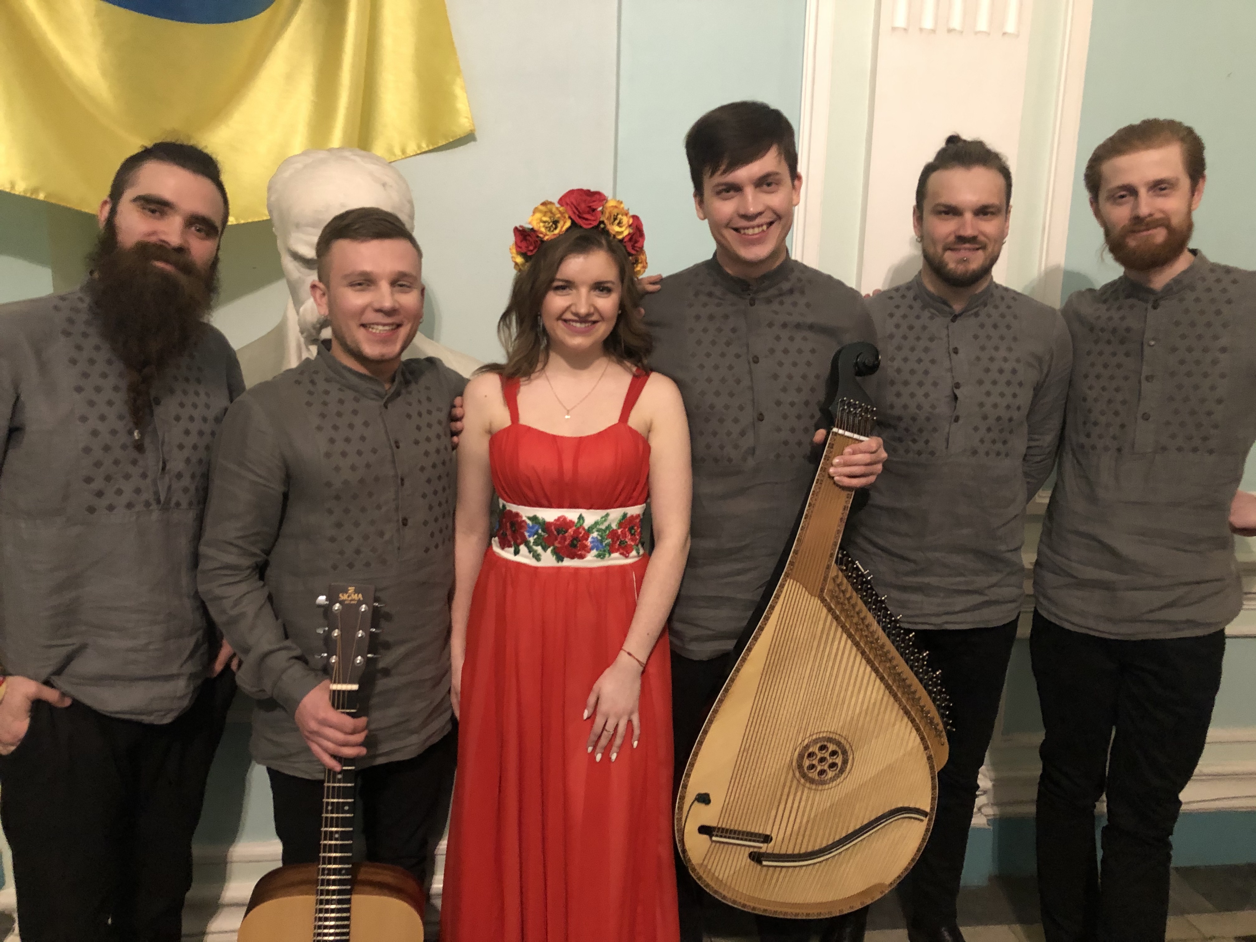 Уляна Шерстій та гурт Шпилясті кобзарі